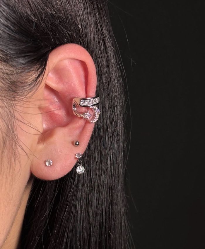 Хавчдаг ээмэг