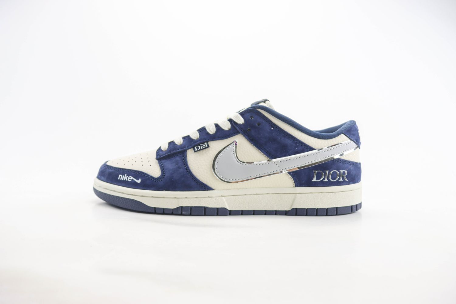 Nike SB Dunk Low DIOR