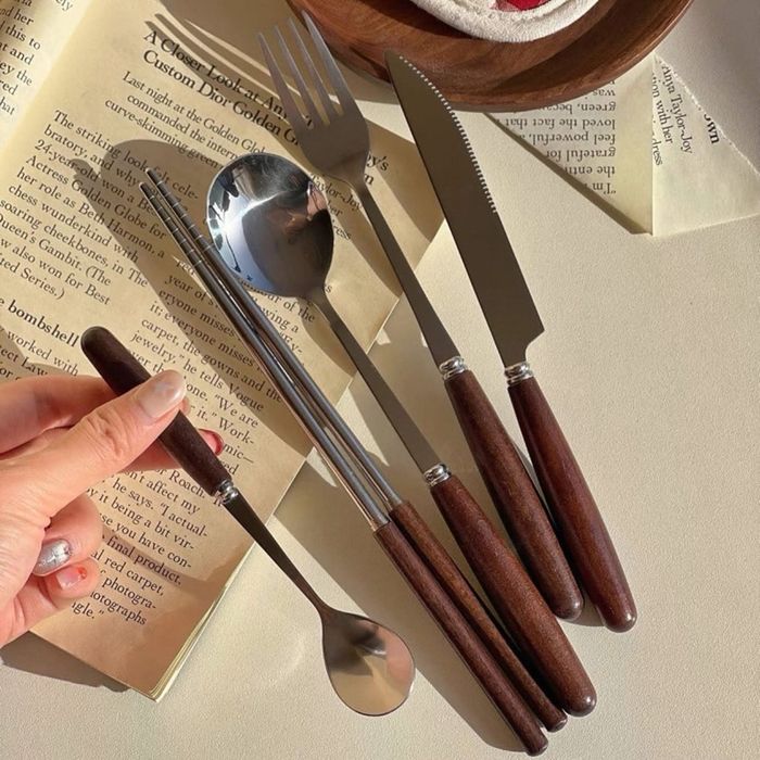 Модон бариултай халбага, сэрээ