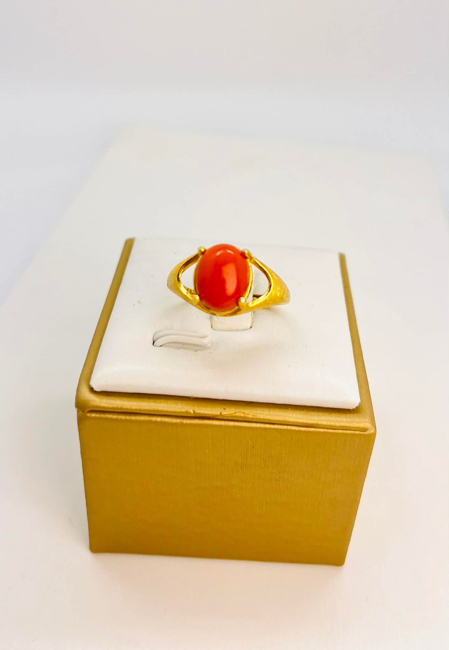 момо шүрэн бөгж