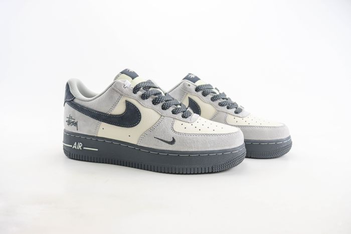 Nike Air Force 1 Low x Stussy 42