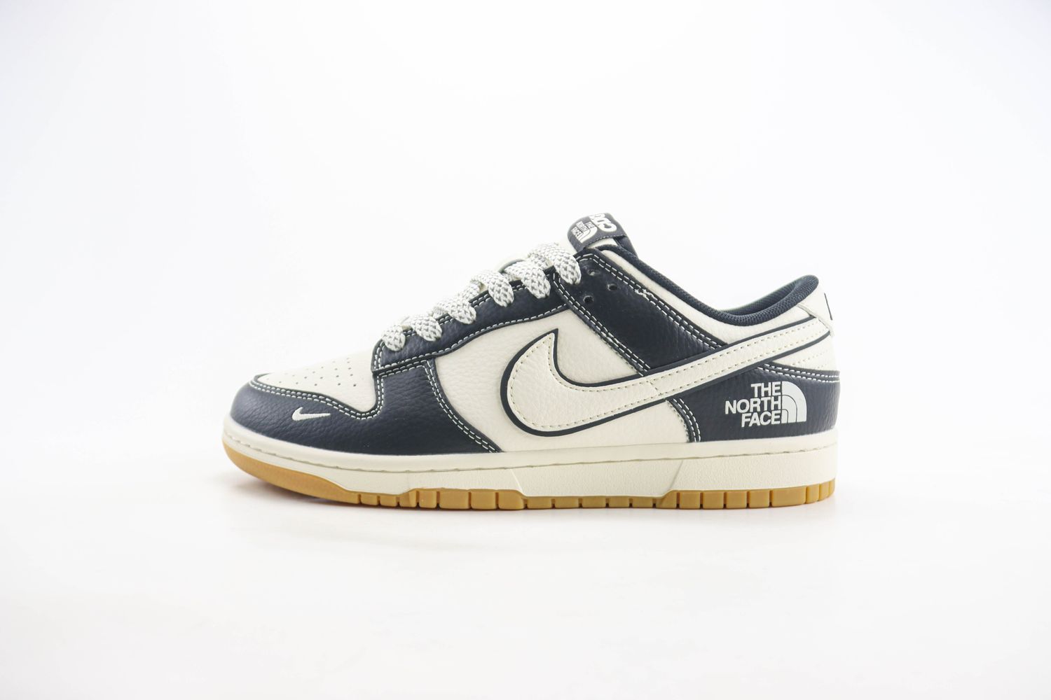 Nike SB Dunk Low x  The North Face 04