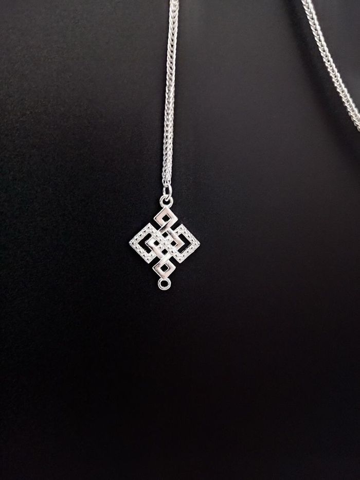 Монгол холбоотой ээмэг  