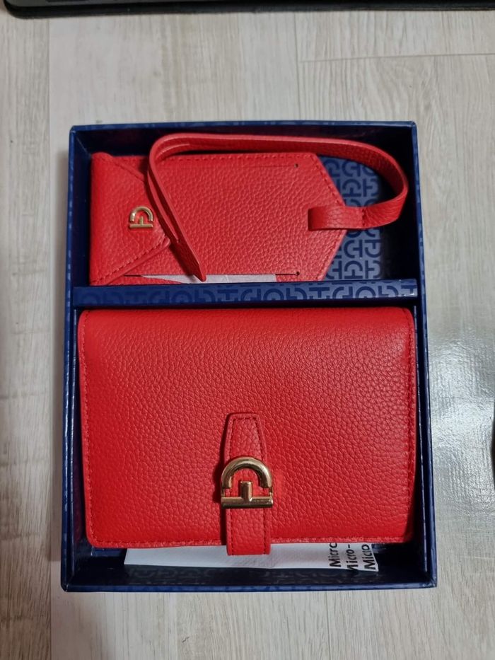 COLE HAAN PASSPORT CASE NAME TAG