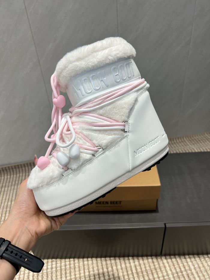 Moon Boot 2025 “White Pink Fur”