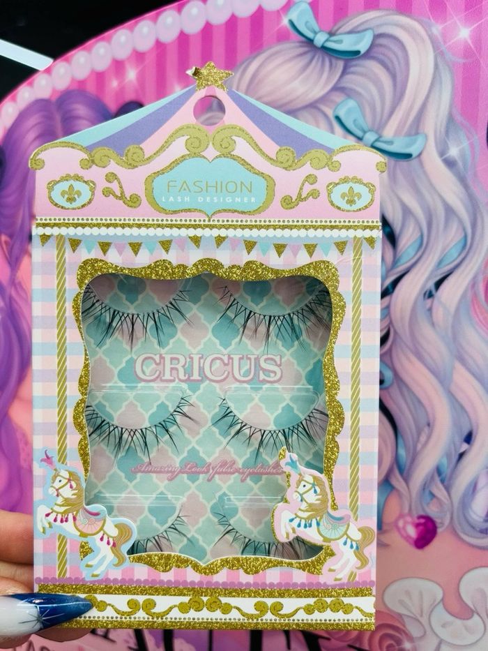 Наадаг сормуус 