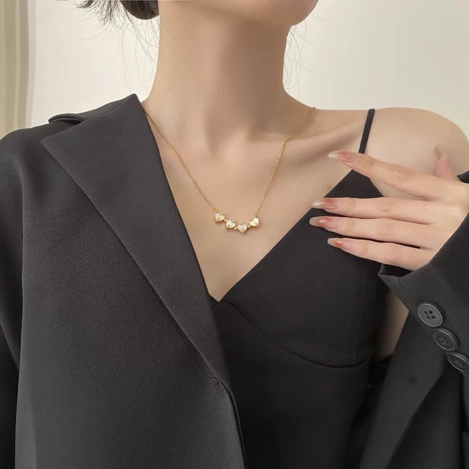 Соронзтой зүрхэн зүүлт алтлаг