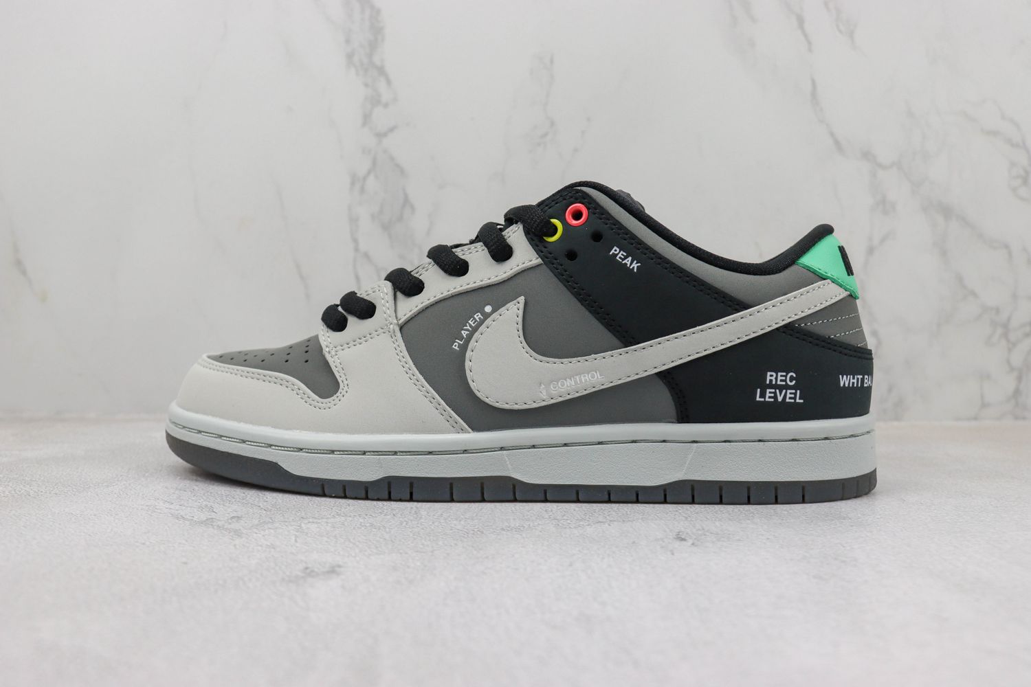 Nike SB Dunk Low VX1000