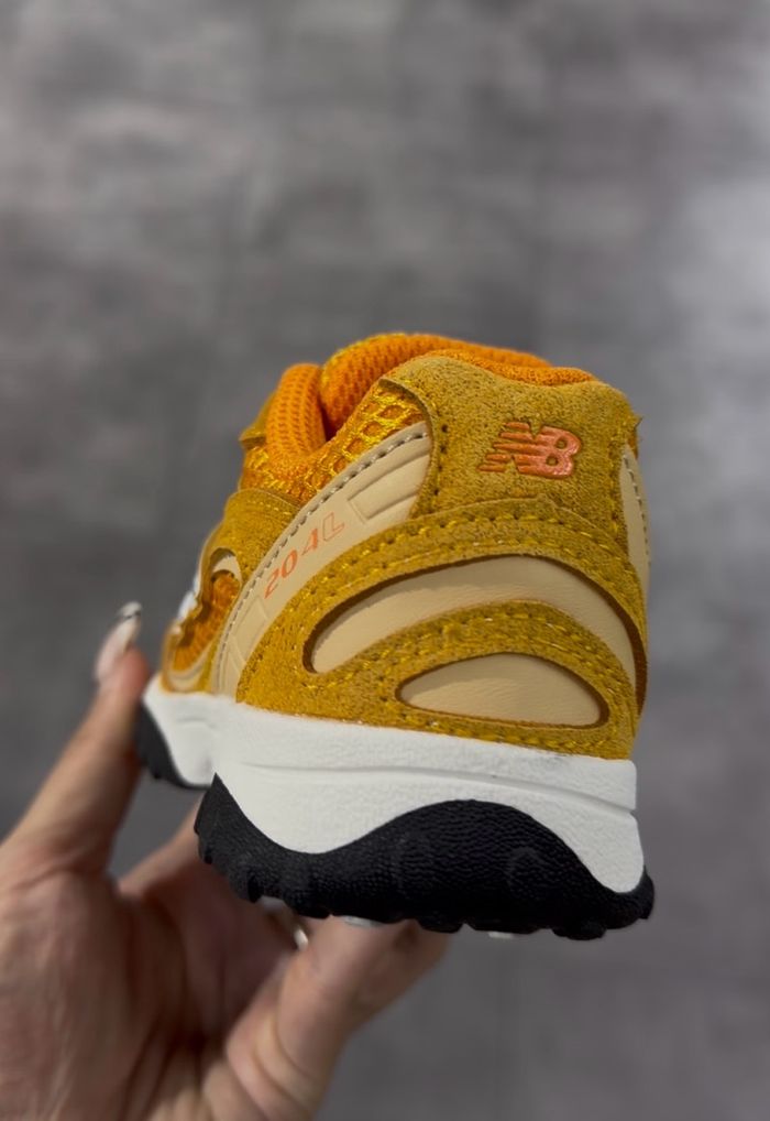 New Balance 204 Orange