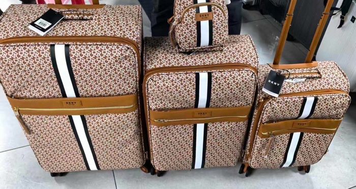 DKNY бор шаргал