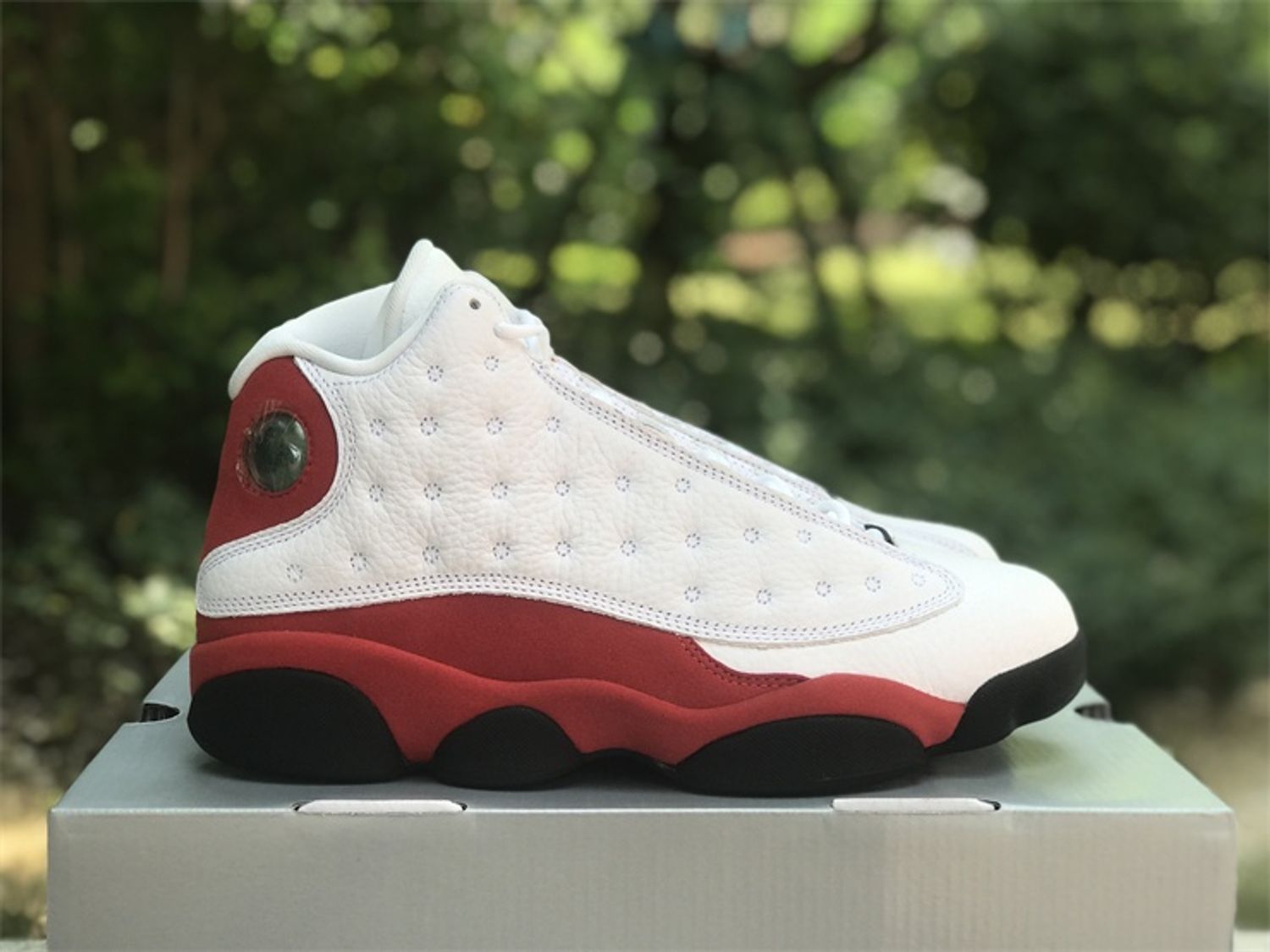 Air Jordan 13 OG Retro “Chicago”