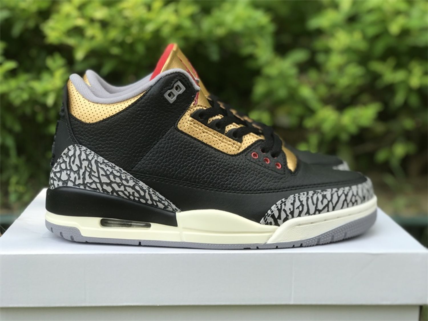 Air Jordan 3 WMNS “Black Gold” 