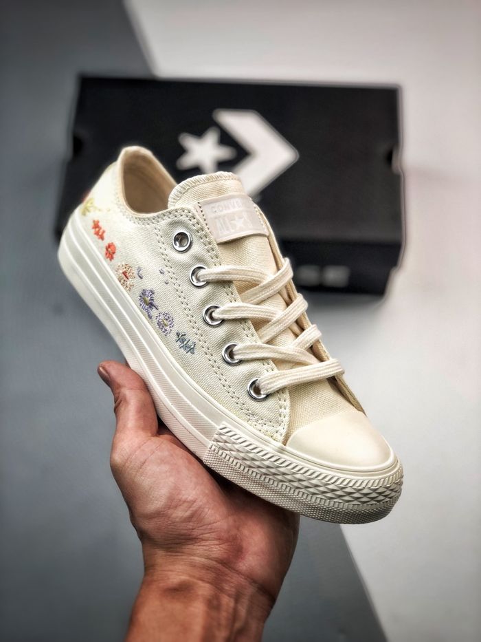 Converse Chuck 1970s Low “Embroidered Floral”🌷