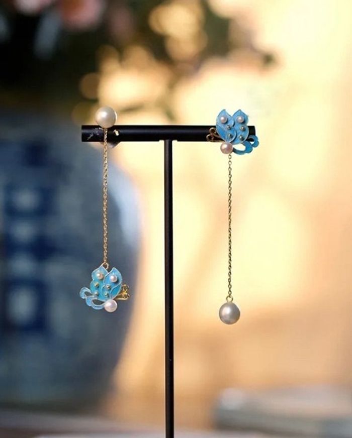 Монгол ээмэг 