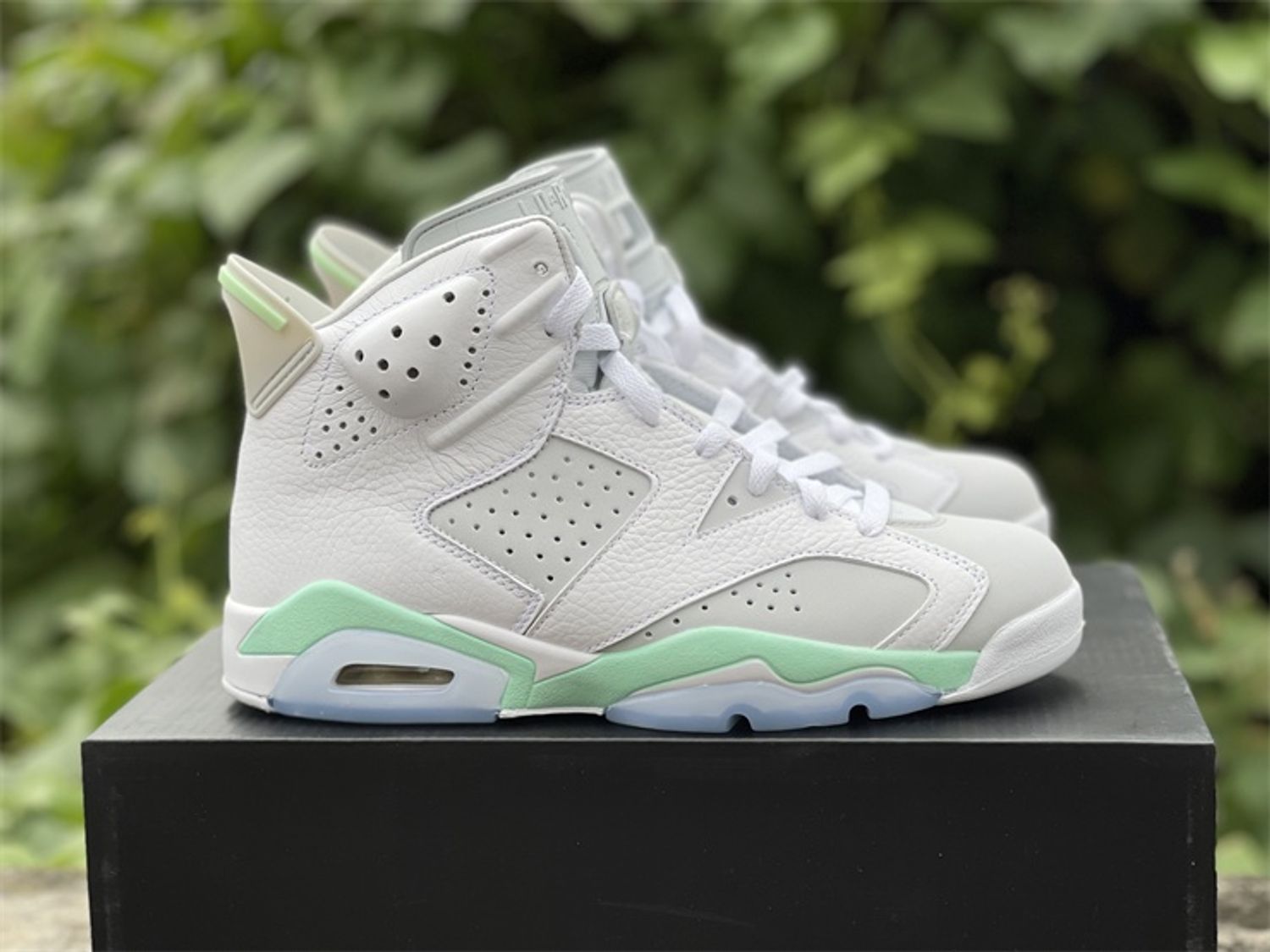 Air Jordan 6 “Mint Foam” 
