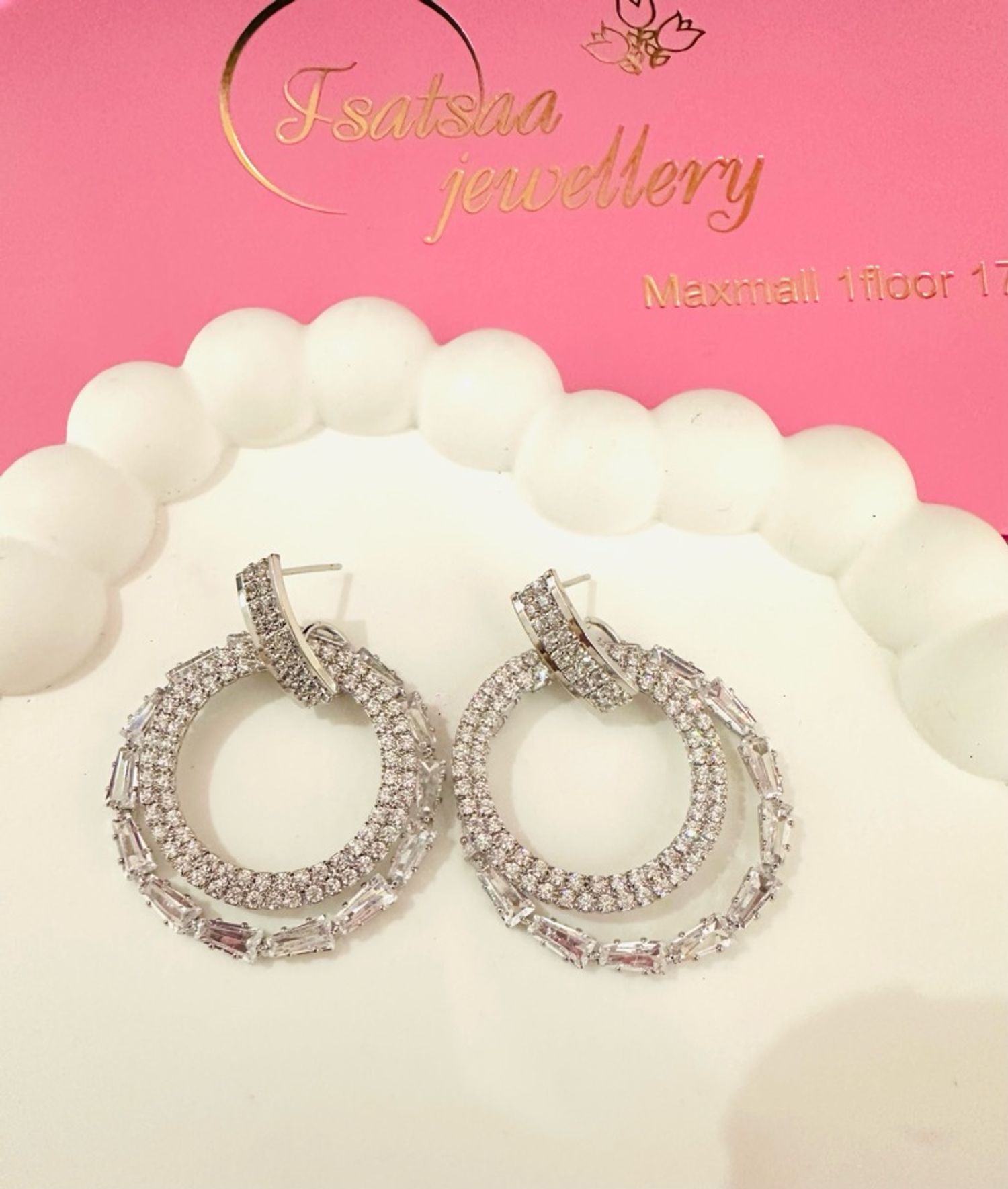 Шигтгээтэй ээмэг