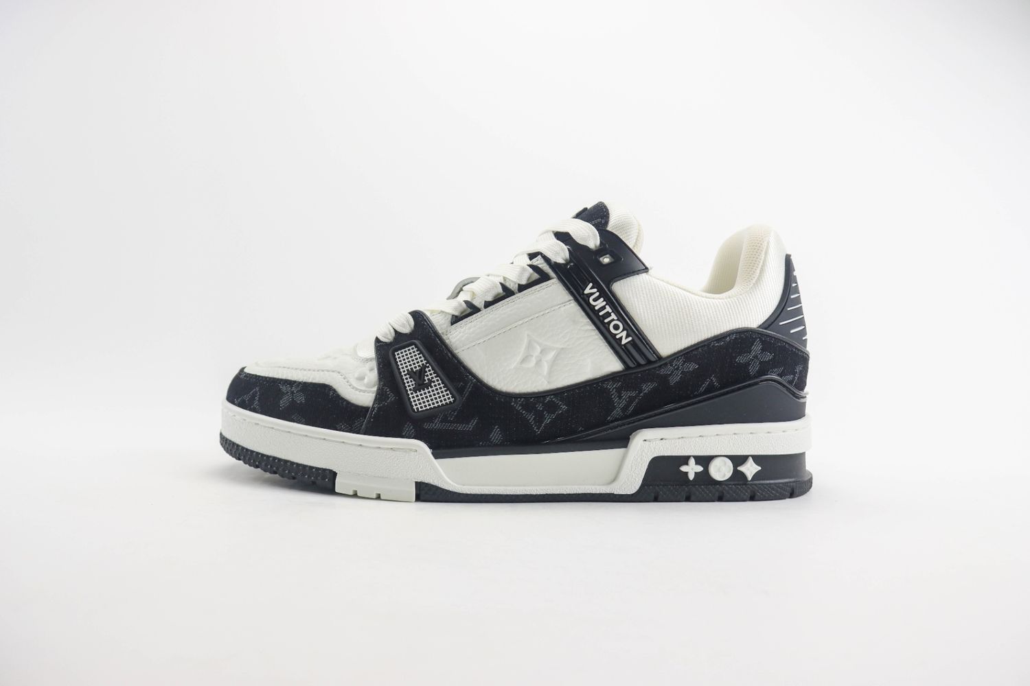 Louis Vuitton Trainer White Black