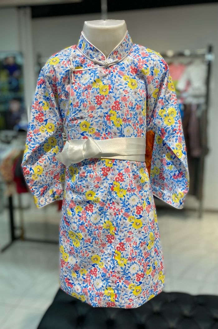 Шаргал цэцэгтэй  цэнхэр дээл