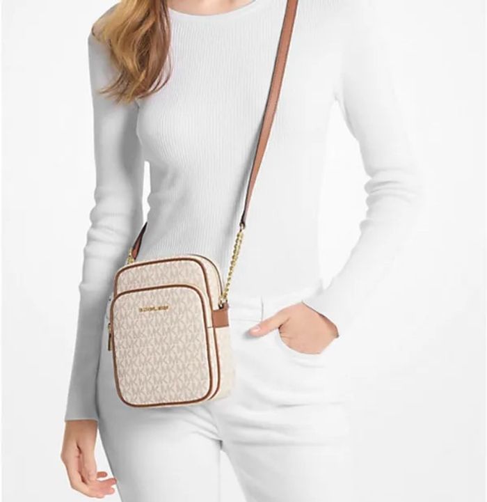 MK logo camera bag vanilla