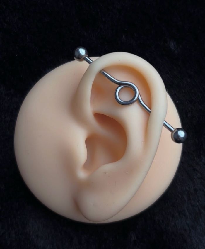 Индистриал ээмэг