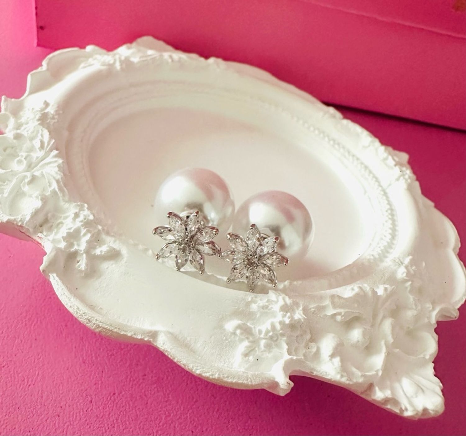 Сувдтай ээмэг