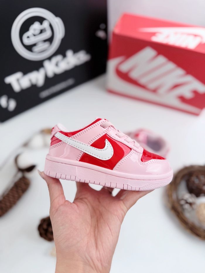 Nike Dunk Low Patent Red Pink