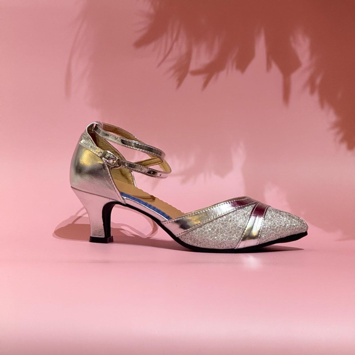 Бүжгийн гутал