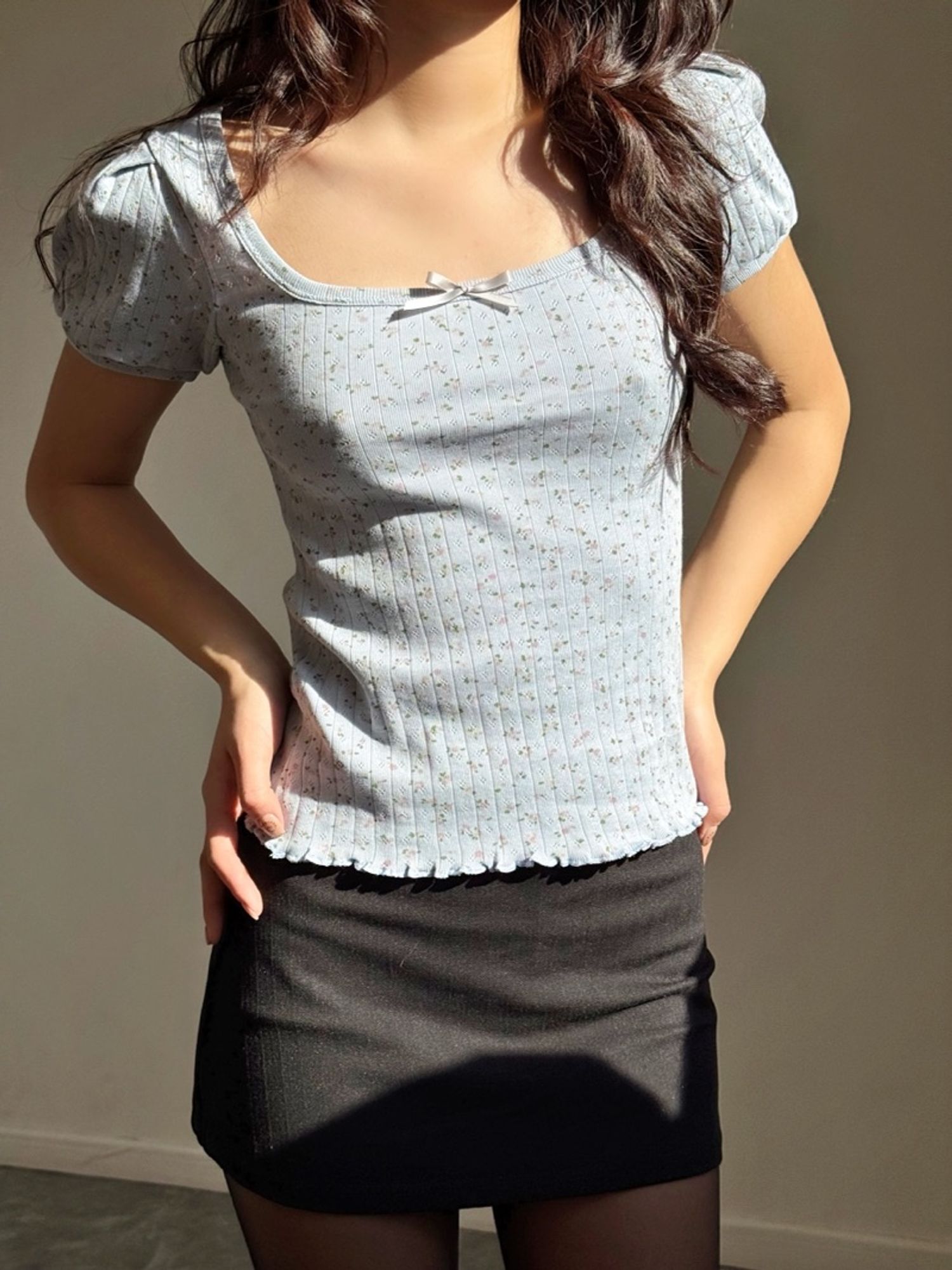 Puff sleeve square neck top