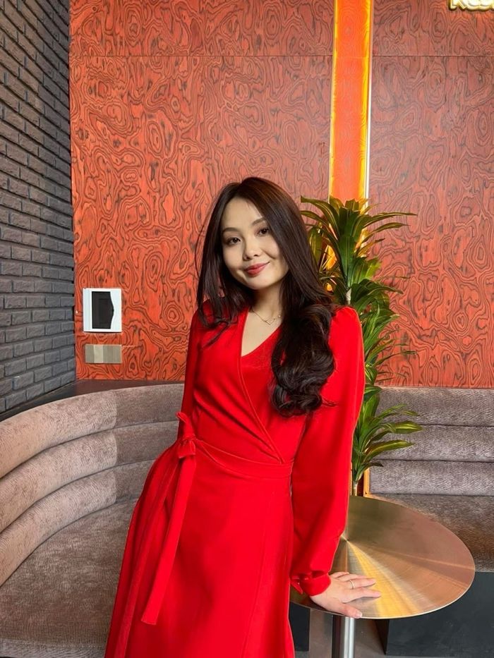 Уядаг Ү энгэртэй даашинз 