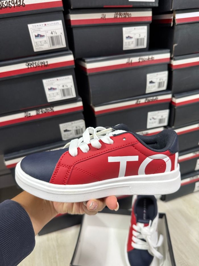 Tommy Hilfiger