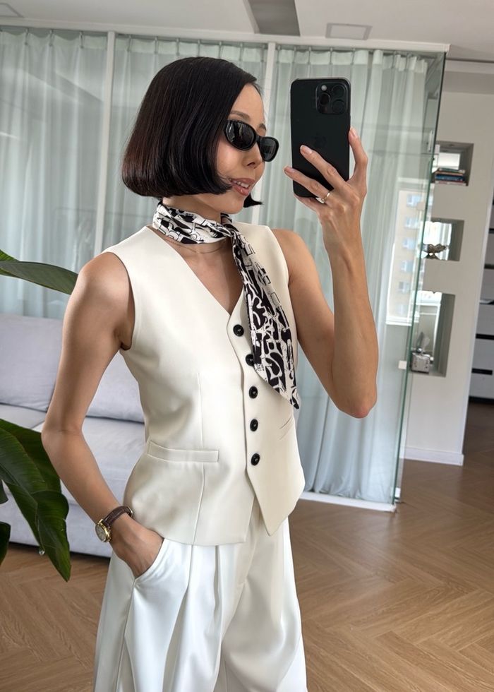 Old-money Style Vest with Scarf