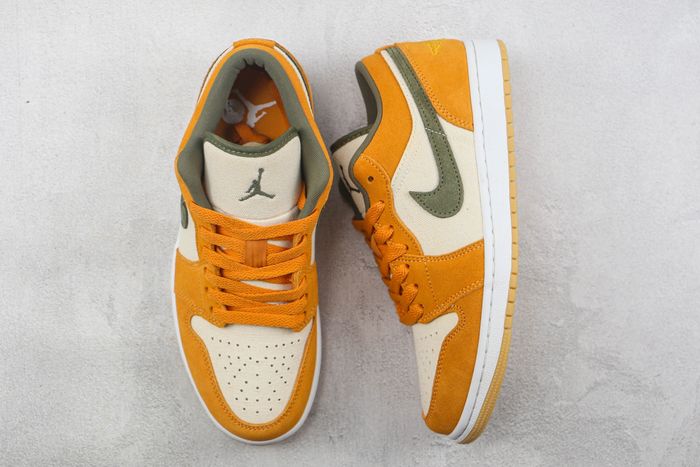 Jordan 1 Low SE Light Curry