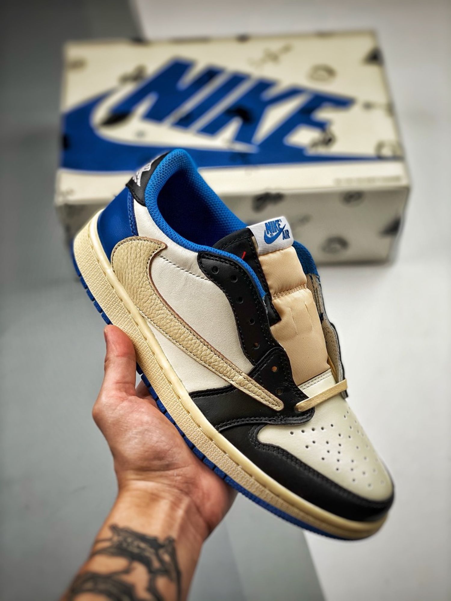 Fragment x Travis Scott x Air Jordan 1 Retro Low