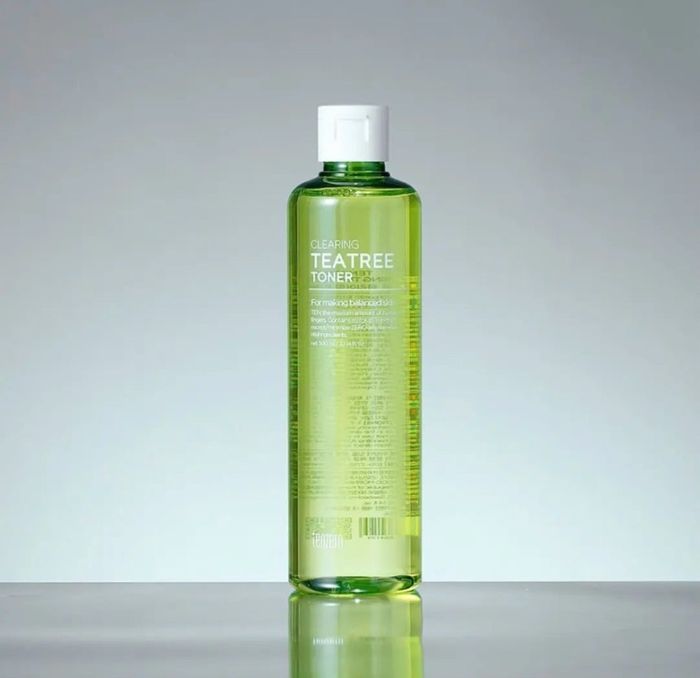 Clearing tea tree toner