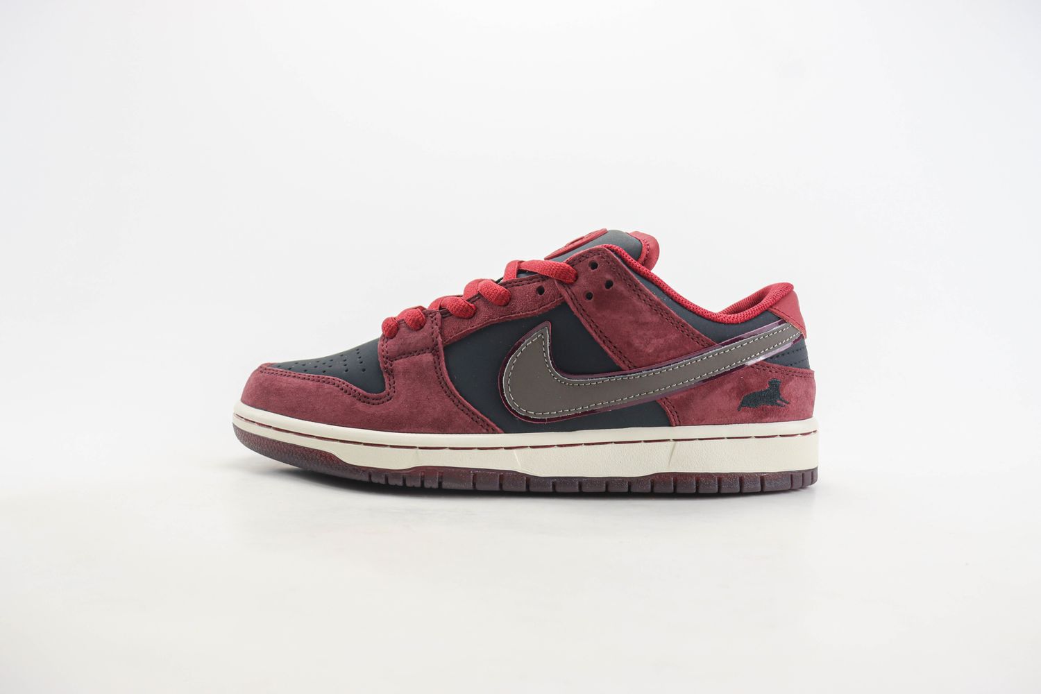 Nike SB Dunk Low Pro QS Mahogany