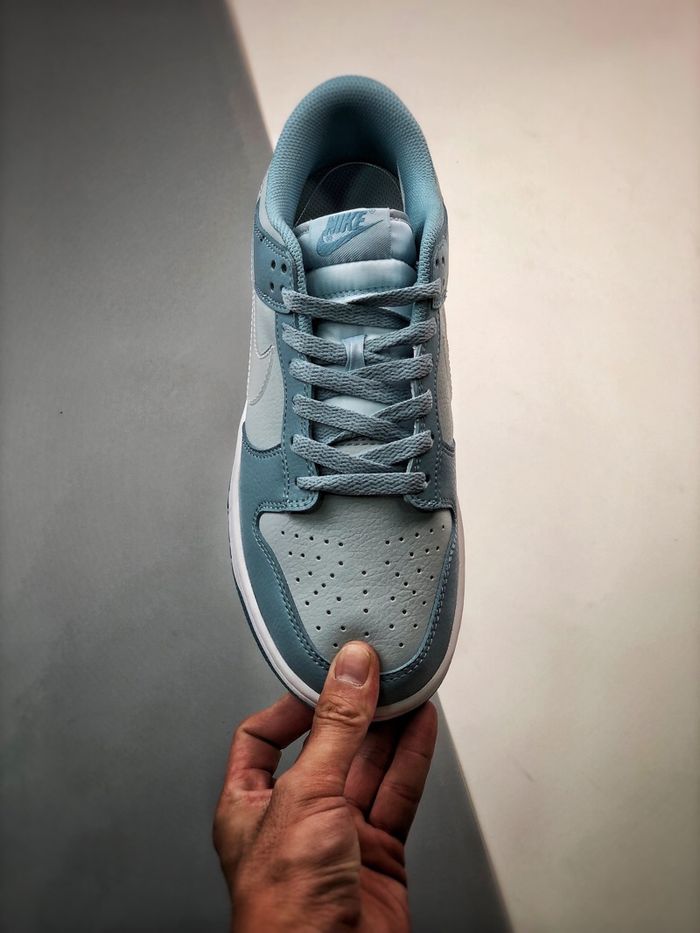 Nike Dunk Low “Aura Clear”