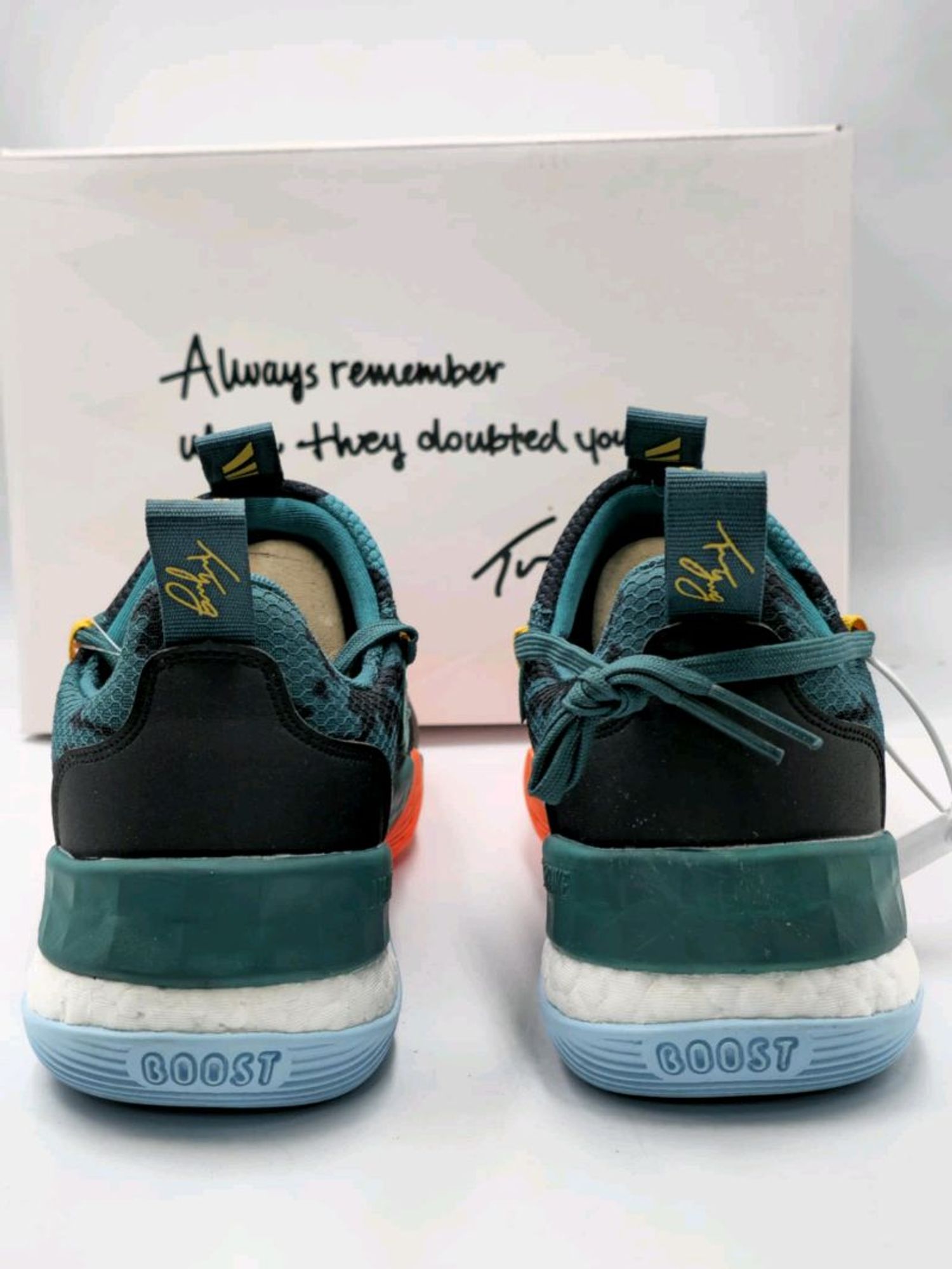 Adidas Trae Young H68992