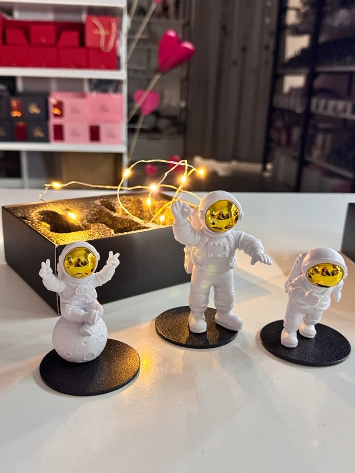 Astronaut фигур 3 хос