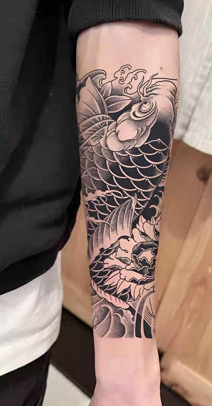 Koi загас шуу Усан шивээс