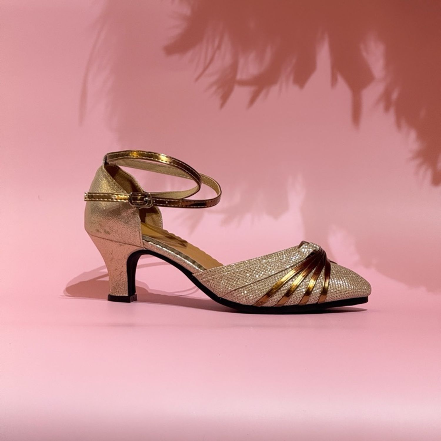 Бүжгийн гутал