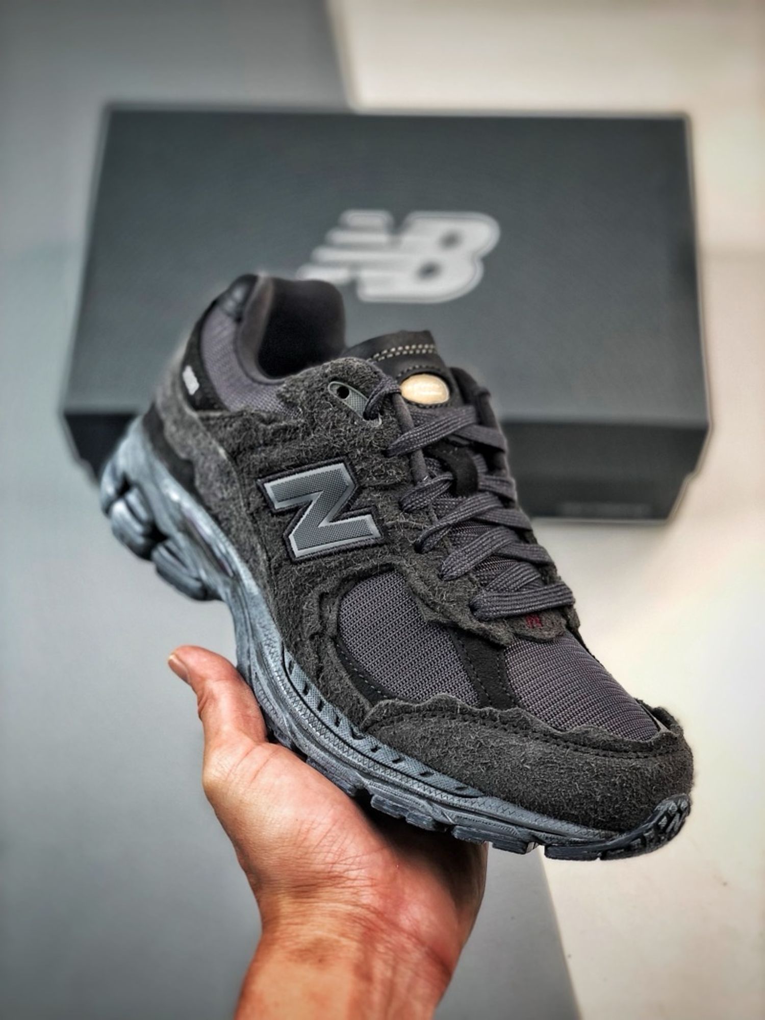 New Balance 2002R “Black”