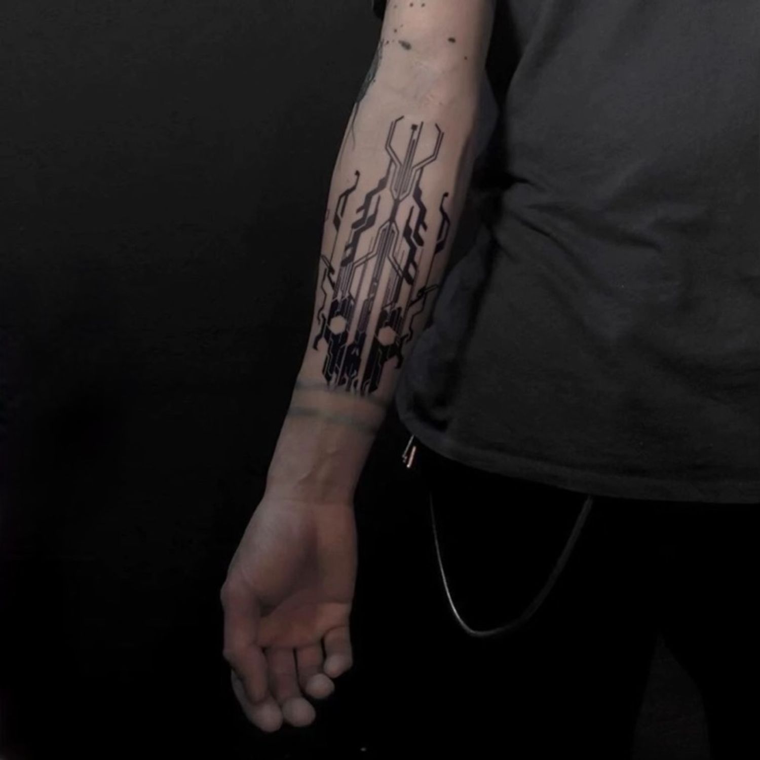 Кибер шүтээн Усан шивээс