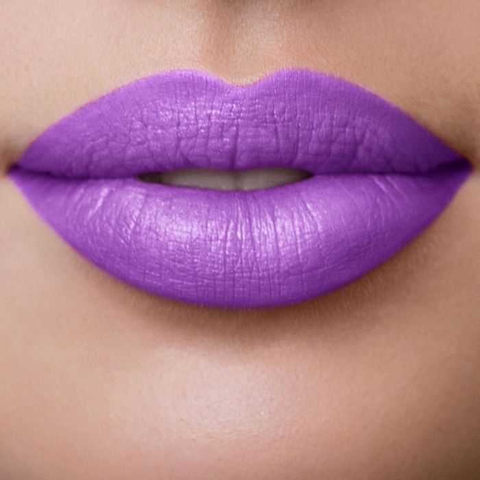 LIP SHOT  26 DRAMA QUEEN