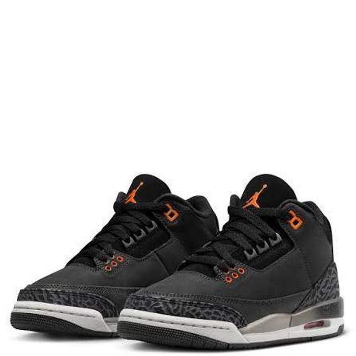 Jordan 3 Retro “Fear”