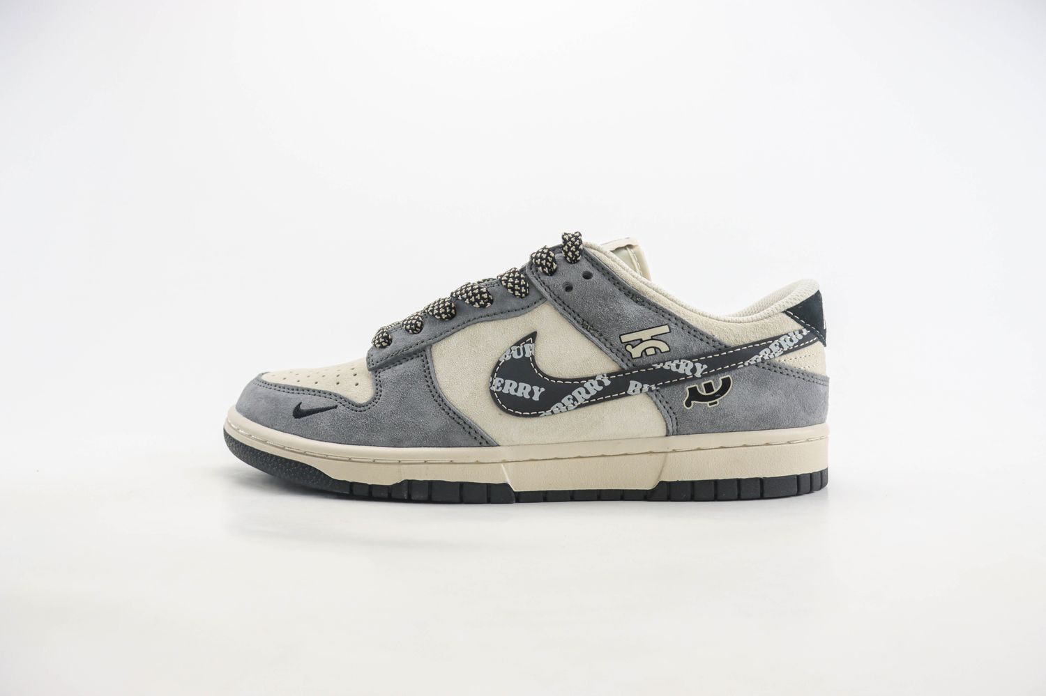 Nike SB Dunk Low x BURBRRRY