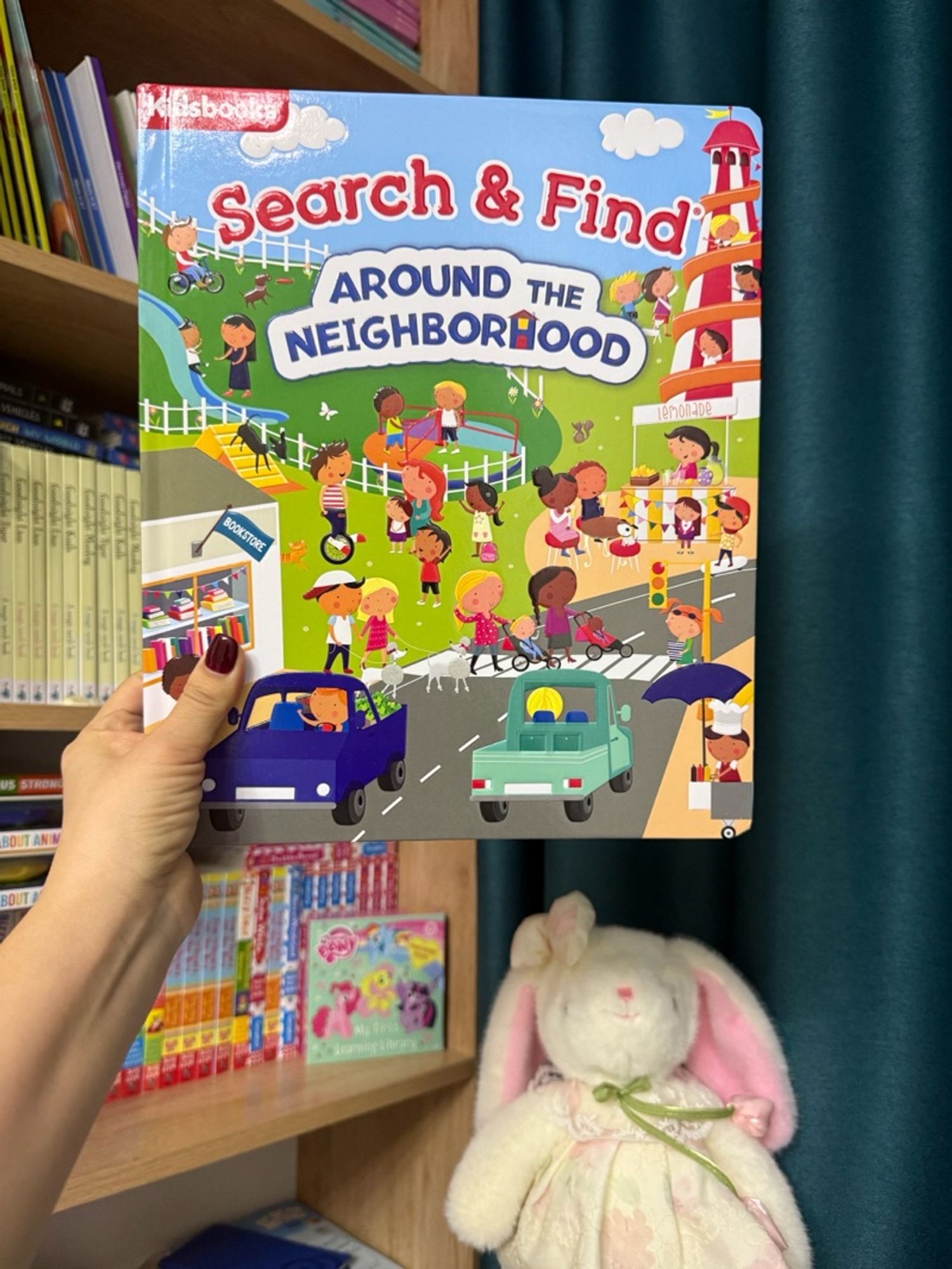 Search&find around Neighborhood