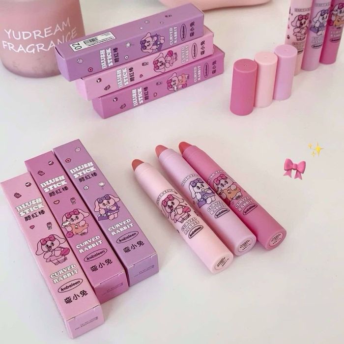 Хацар өнгөлөгч