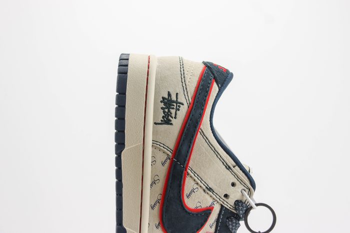 Nike SB Dunk Low x Stussy x supreme 09