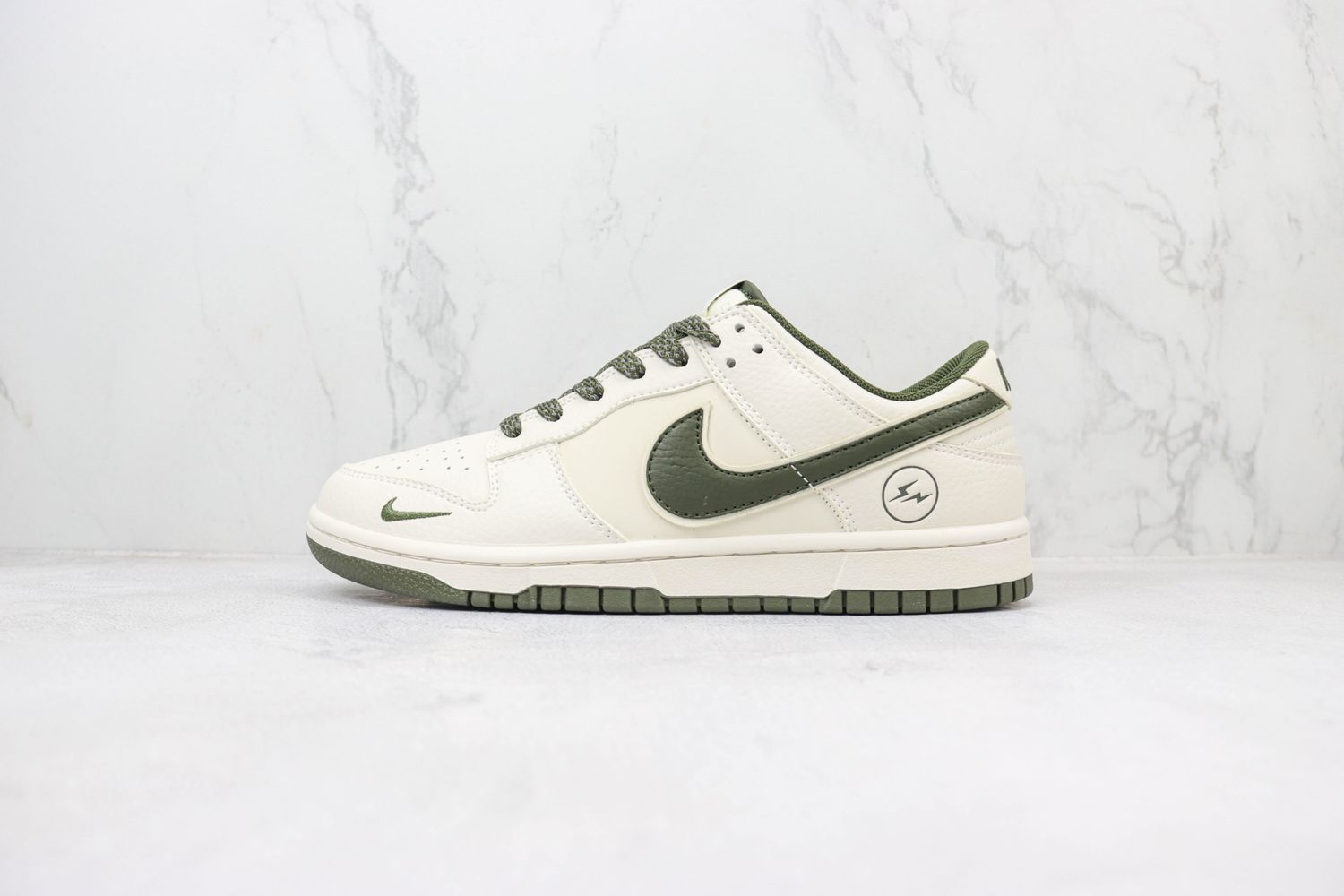 NIKE SB Dunk Low 179