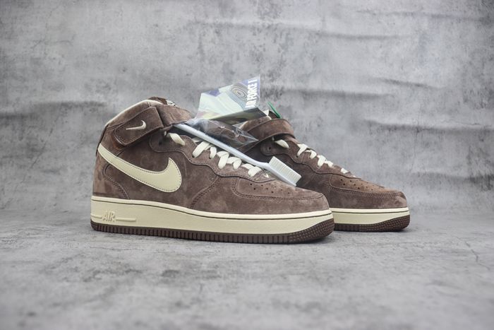 Nike Air Force 1 Mid 